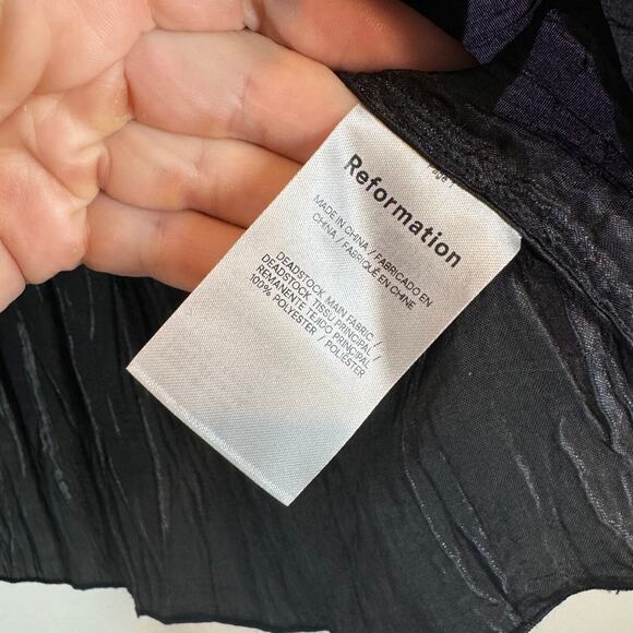 NWT Reformation Black Frida Crinkle Tank Top Medium Minimal Shell Camisole - Picture 8 of 9